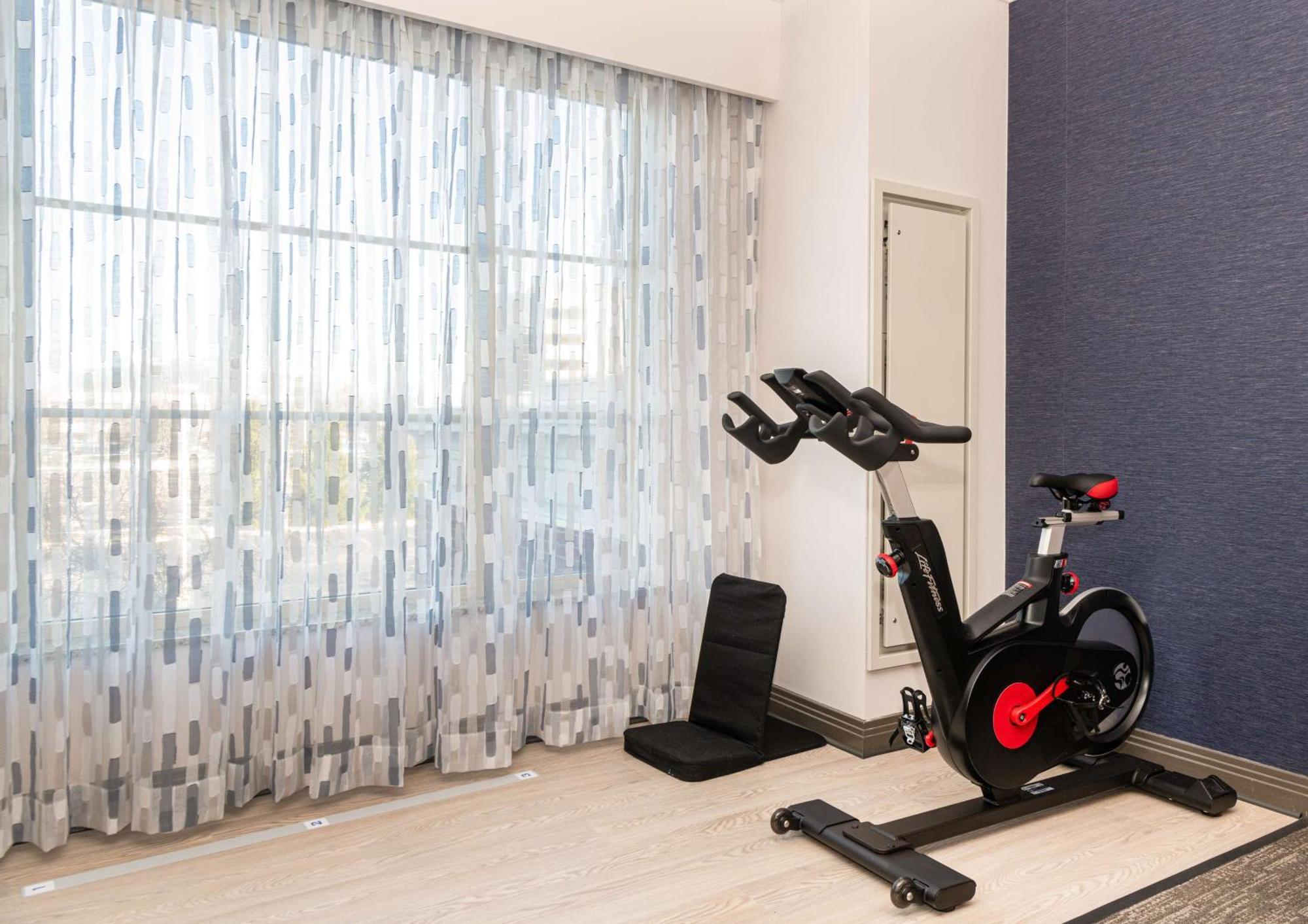 מלון Hilton Columbus/Polaris מראה חיצוני תמונה