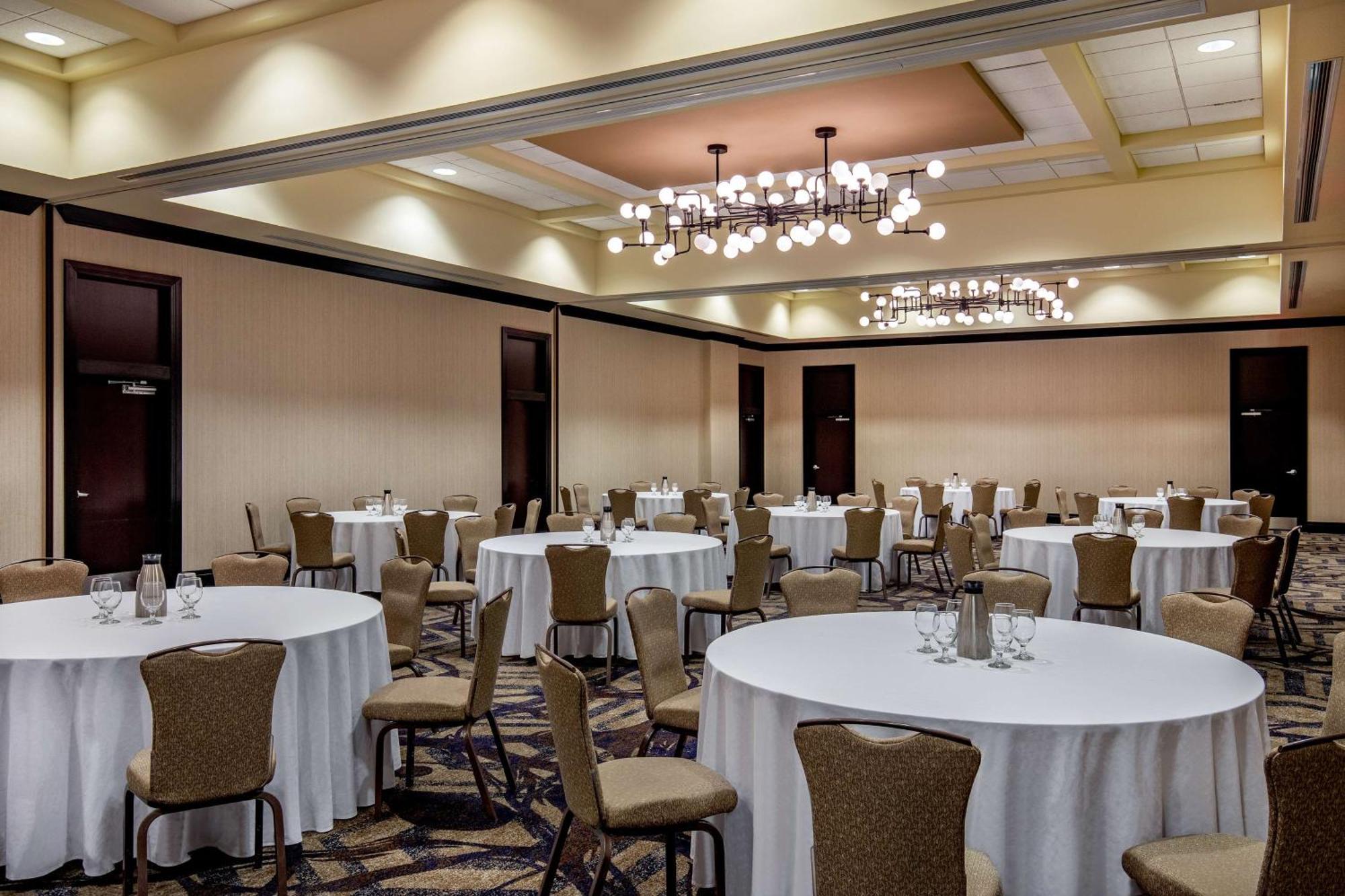 מלון Hilton Columbus/Polaris מראה חיצוני תמונה